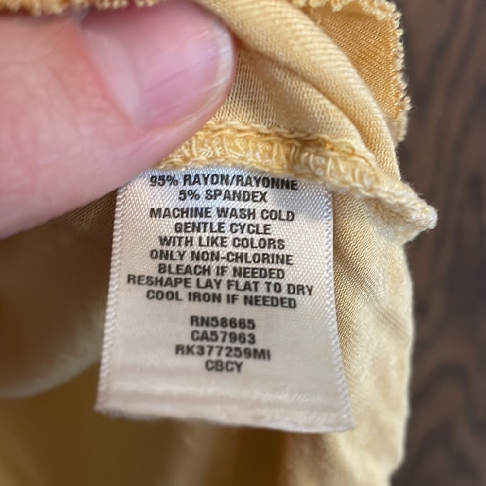 Abound V Neck Yellow Top - Picture 2 of 4